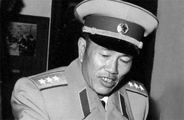 郑维山：北京军区司令员，曾被幽禁8年，平反后任兰州军区司令员
